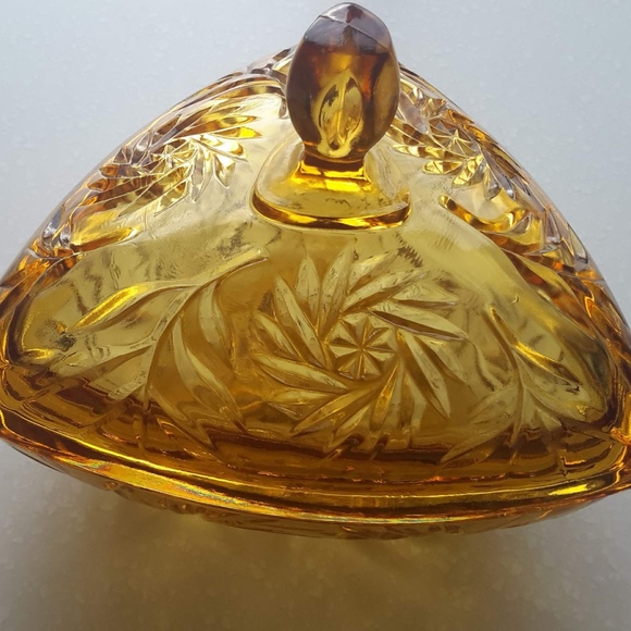 Vintage Covered Dish Yellow Vanity Dressing Table Dish Yellow Covered Candy Dish With Lid Glass Jewelry Box Storage